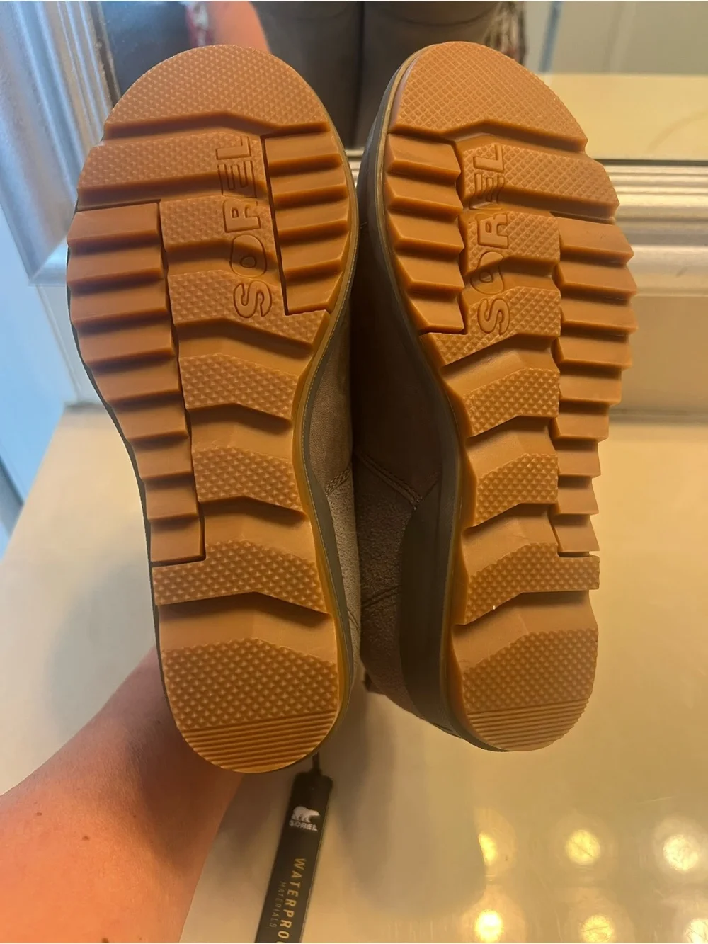 NWT Sorel Chelsea waterproof boots size 6 beige:gray